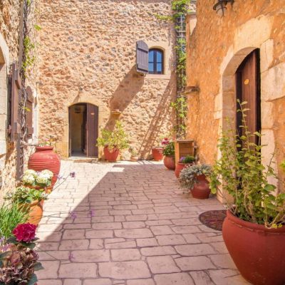 Mantzourana-villa-05-1024x683